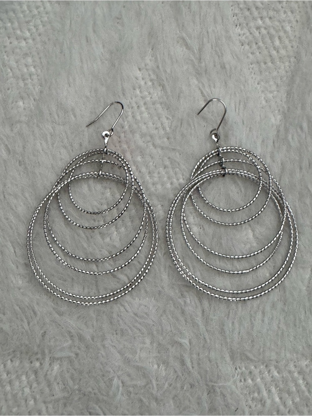 Silver multi circle design earrings - Picture 1 of 1